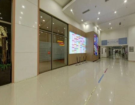 Kokilabhen dhirubhai ambani hospital lobby min