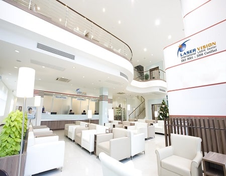 Laser vision center thailand lobby2 min