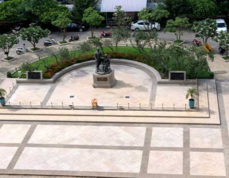 Statues maharat nakhon rachasima hospital nakhon rachasima