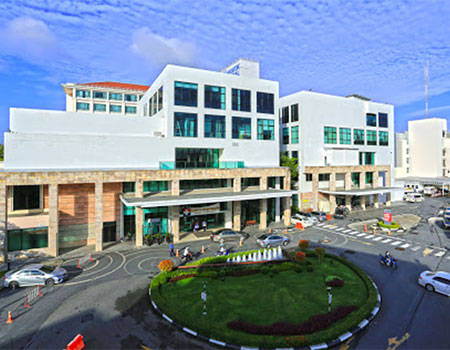 Traffic roundabout bangkok hospital phuket