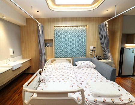 Vejthani hospital grand single room 2 min