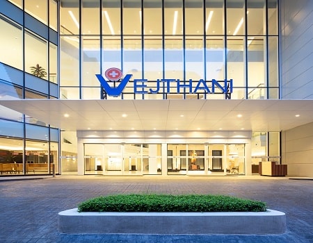 Vejthani hospital outside min