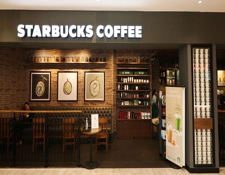 Vejthani hospital starbucks min