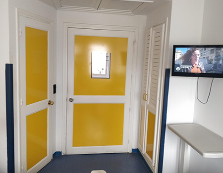 Yellow doors interior clinique el amen hospital tunis